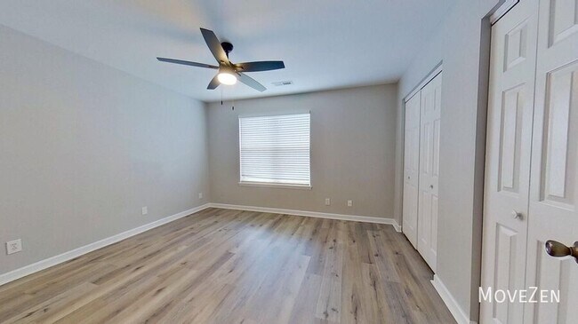 Building Photo - 5042 Lamppost Cir