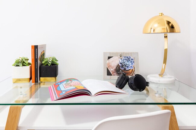 Building Photo - 1435 2nd Ave