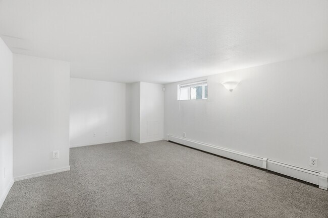 Building Photo - 3027 S Arthur St