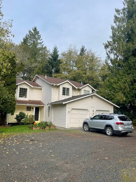 Building Photo - 14210 Beverly Park Rd