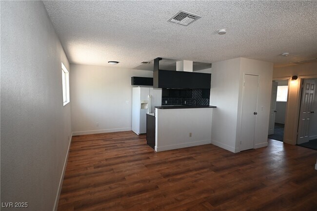 Building Photo - 1512 Cobb Ln