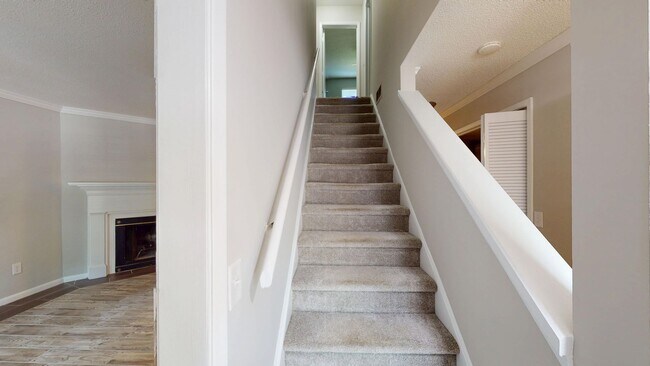 Building Photo - 3280 Heathstead Pl