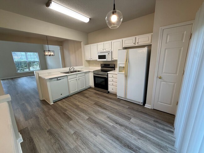 Building Photo - 146 Brentfield Loop