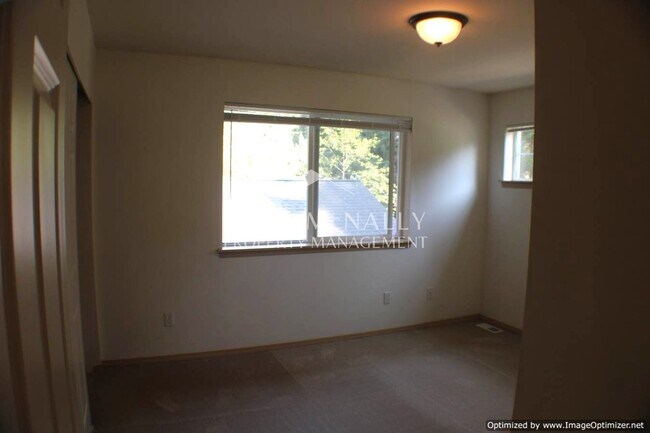 Building Photo - 3 Bedroom Fox Island Home