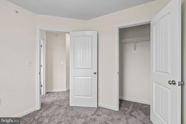 Building Photo - 2027 Ter Vw Ln