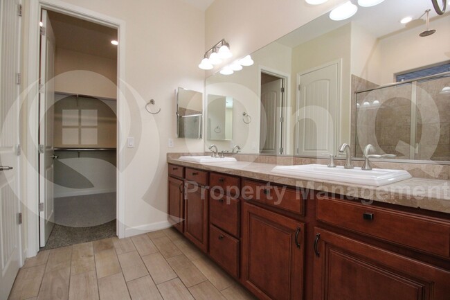 Building Photo - 4984 S Leisure Way