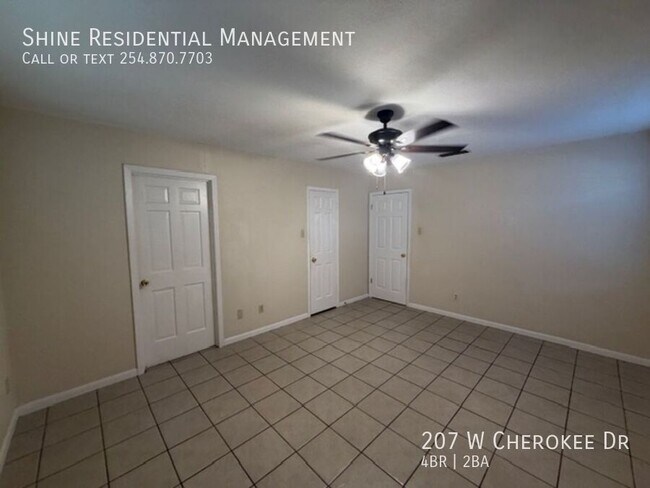 Building Photo - 207 W Cherokee Dr