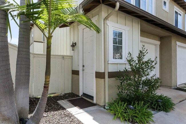 Building Photo - 3170 Levante St