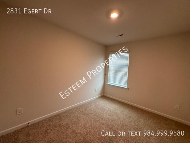 Building Photo - 2831 Egert Dr