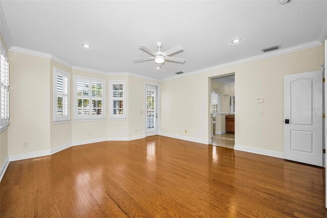 Building Photo - 924 Hemingway Cir