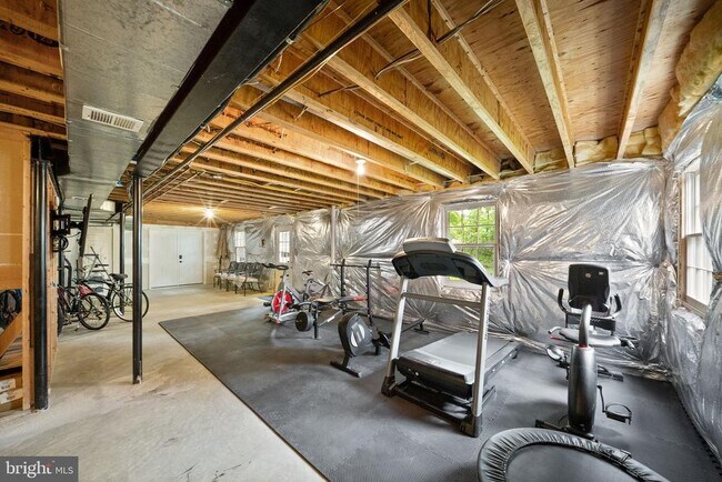 Building Photo - 5667 Lonesome Dove Ct