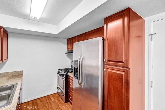 Building Photo - 5535 Canoga Ave
