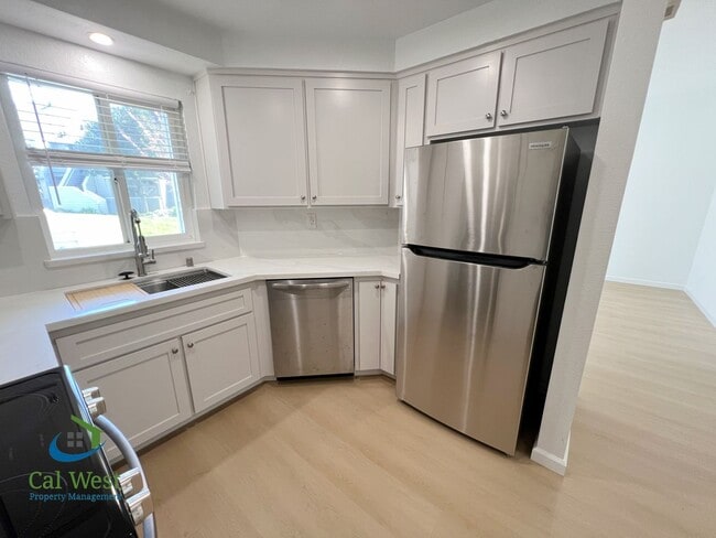 Building Photo - $2,995 - Updated 2 Bed/2 Bath Condo in a Gated Community of the Fairgrounds Neighborhood!