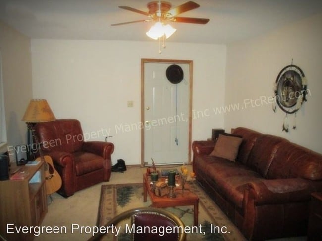 Interior Photo - 211 N Shields St