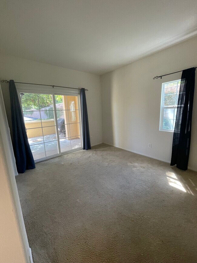 Building Photo - 10598 Acacia Ln