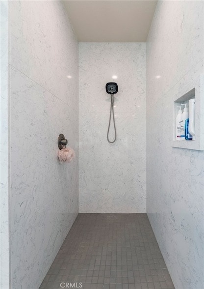 Building Photo - 102 Spectacle