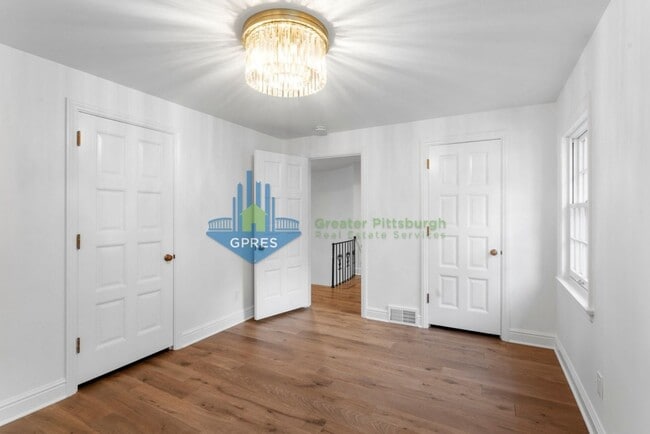 Building Photo - Elegant Fox Chapel 4-Bedroom, 3.5-Bath Home