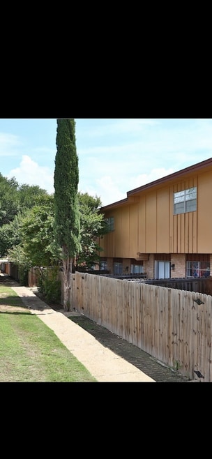 Building Photo - 801 W Marcy Dr