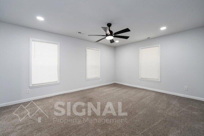 Building Photo - 430 Laird Ave