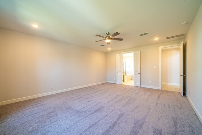 Building Photo - 4706 Llano Lp