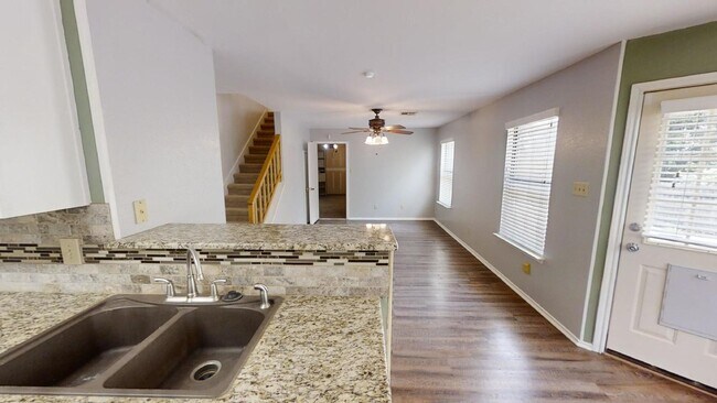 Building Photo - 2308 Darwin Cir