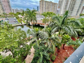 Building Photo - 17150 N Bay Rd