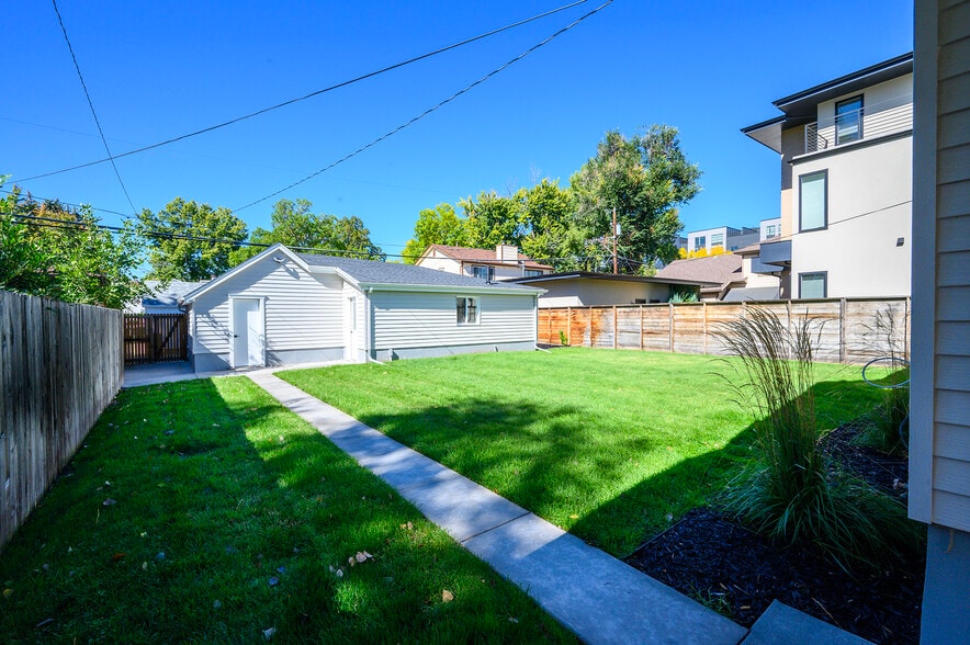 Building Photo - 2435 S Race St