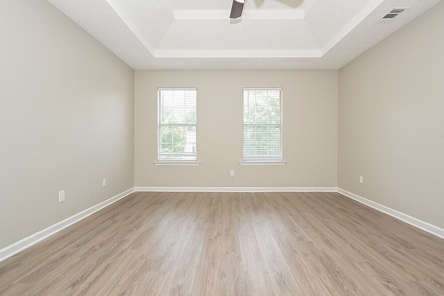 Building Photo - 468 Grove Park Dr
