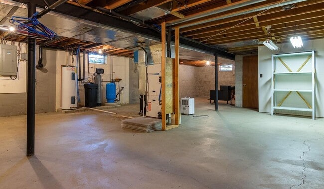 Building Photo - 5565 Stringtown Rd NW