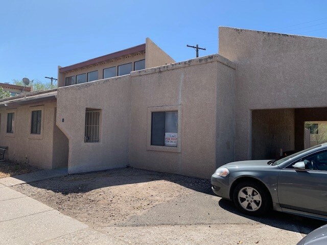 Building Photo - 1503 S Van Buren Ave
