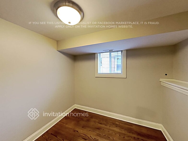 Building Photo - 2436 George St