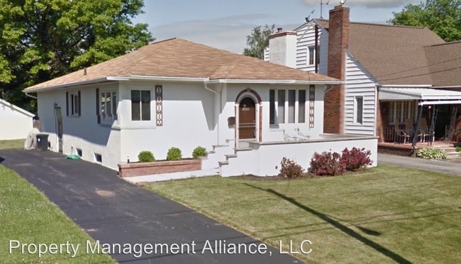 Building Photo - 469 Durston Ave