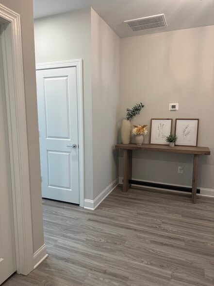 Landing Area - 605 Marshskip Way