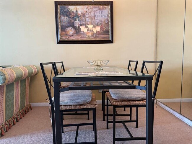 Building Photo - 412 S Cypress Rd