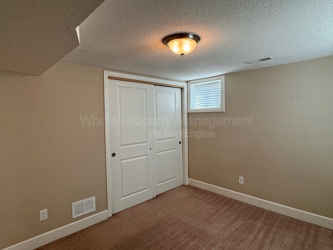 Building Photo - 2118 E 21st Ave