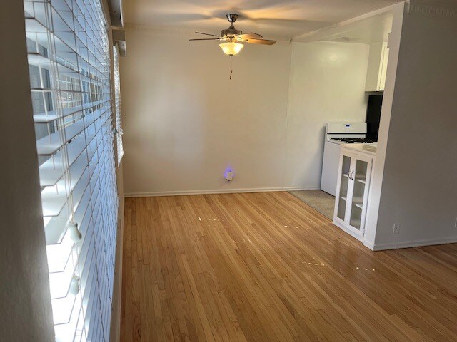 Building Photo - 3155 S Barrington Ave