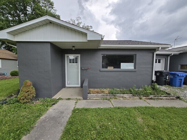 Building Photo - 508 S Main St