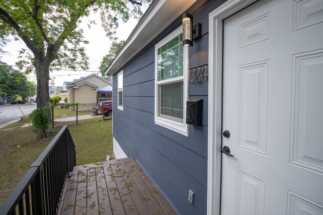 Building Photo - Downtown Columbia Renovated 2BR/1BA | Modern Finishes, Prime Location Near Five Points