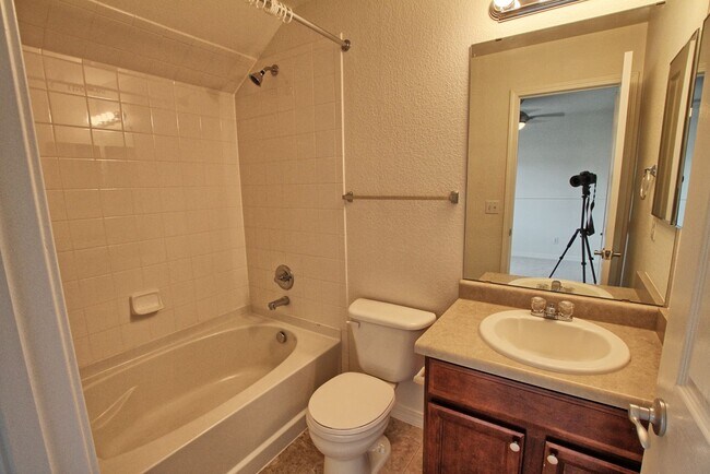 Building Photo - 14300 Waterside Ln