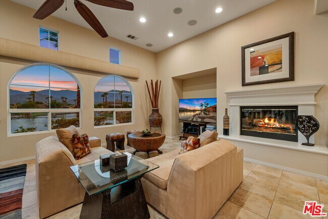 Building Photo - 11 Via Santa Ramona