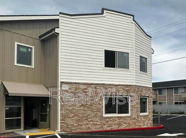 Building Photo - 1935 W Table Rock Rd