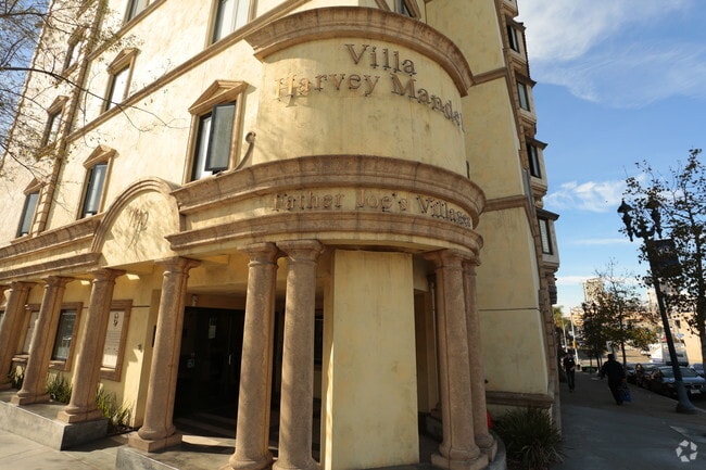 Building Photo - Villa Harvey Mandel