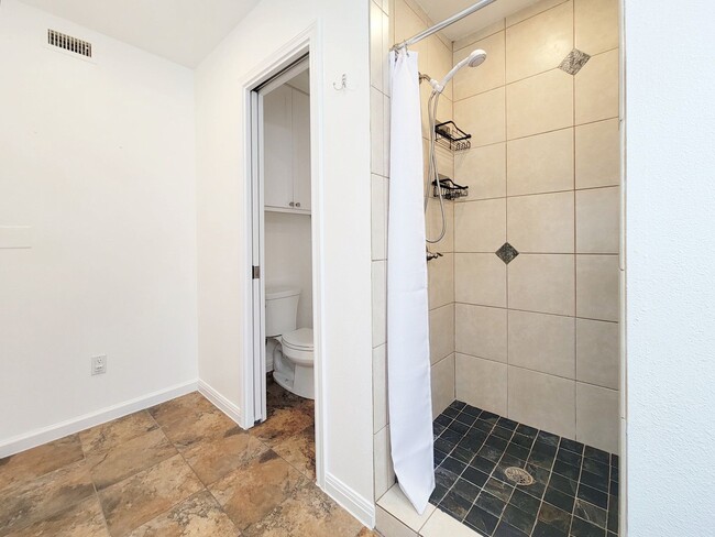 Building Photo - 6709 Tulsa Cove