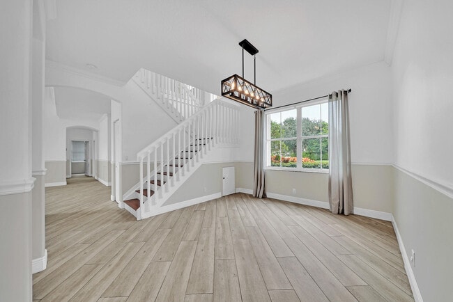 Building Photo - 5878 Bay Hill Cir