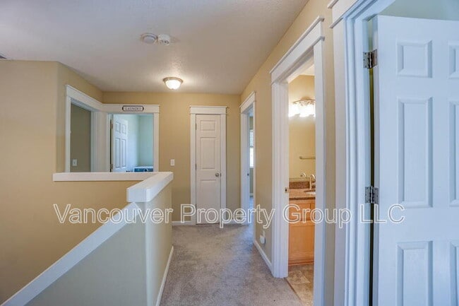 Building Photo - 2217 NE 94th Ct