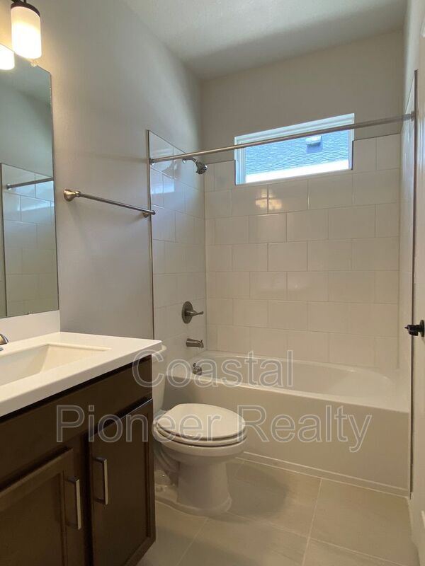Building Photo - 28591 Cozy Creek Dr
