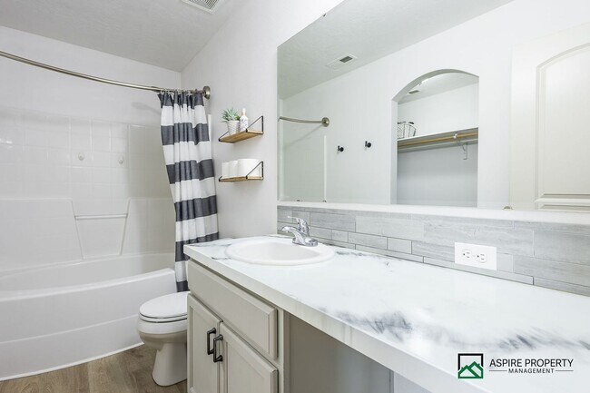 Building Photo - 3 Bed 2.5 Bath Home