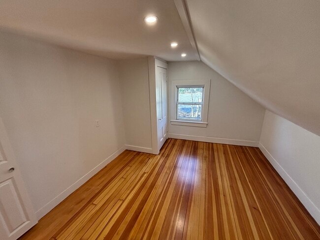 Building Photo - 240 Nahatan St