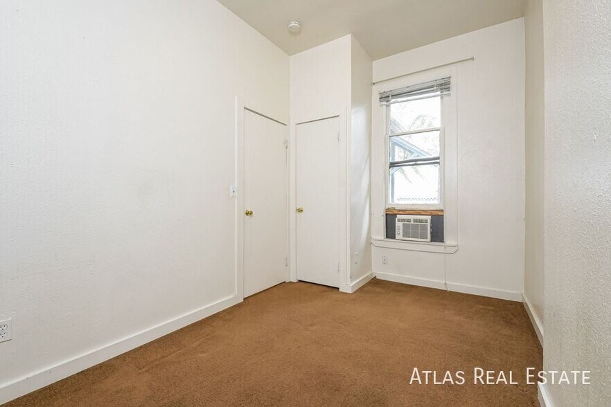 Building Photo - 3102 Wyandot St