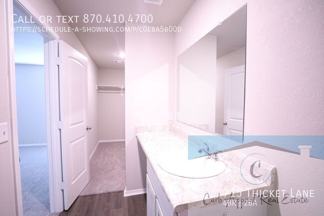 Building Photo - 715 Thicket Ln